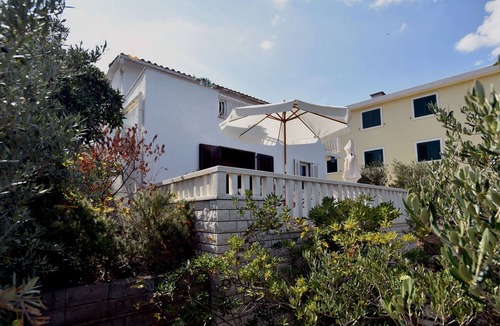 Rogac Apartment | Apartment Elena (31551-A1) - Rogac - island Solta