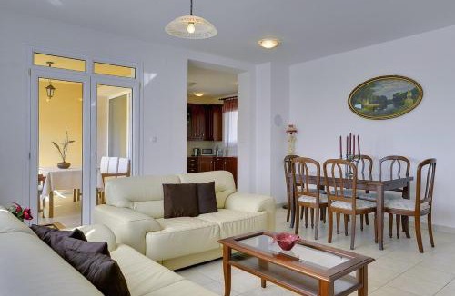 Valdebek Apartment | Apartment Ema