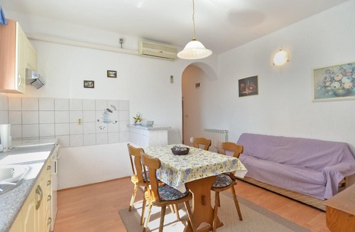 Pomer Apartment | Apartment for 4 persons approx. 55 qm in Ližnjan, Istria (South coast of Istria)