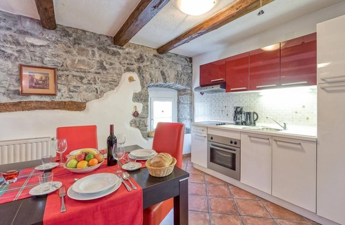 Sezana Apartment | Apartment Gal - Wine & Prosciutto, Dutovlje, Slovenia