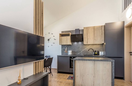 Klimno Apartment | Apartment GIA with heated pool and sea view