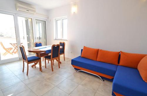 Cesarica Apartment | Apartment Golub-2 by Interhome