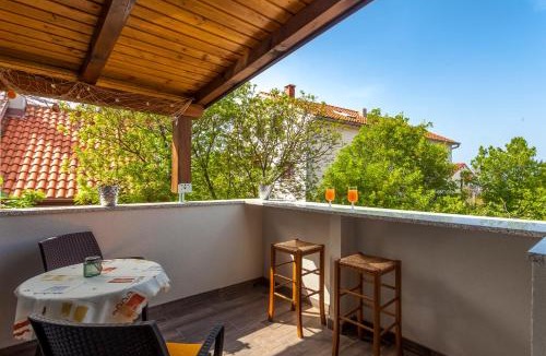 Njivice Apartment | Apartment Hasanec by El-Pi Tours
