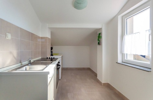 Sveti Vid-Miholjice Apartment | Apartment for 4 people with private parking and sea view
