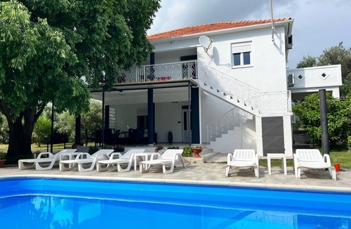 Bibinje Apartment | Apartment in Bibinje with Terrace, Air condition, WIFI, Washing machine (877-2)