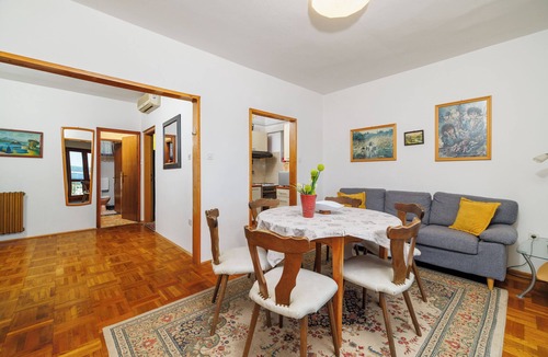 Klanfari Apartment | Apartment in Dramalj with sea view, parking and barbecue