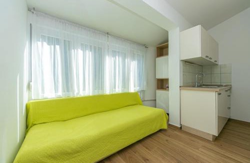 Drasnice Apartment | Apartment in Drasnice with sea view, terrace, air conditioning, WiFi 4992-3