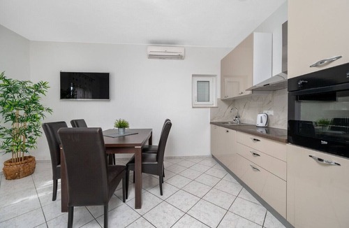Omis Apartment | Apartment in Duće with Seaview, Terrace, Air condition, WIFI (3423-3)