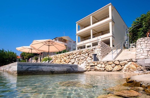 Supetarska Draga Apartment | Apartment in Supetarska Draga by the Beach