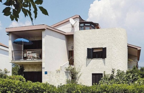 Jadranovo Apartment | Apartment in Jadranovo with balcony