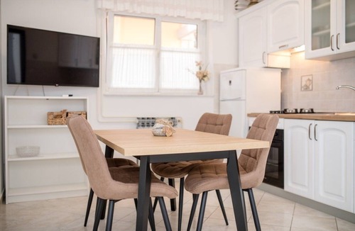 Palit Apartment | Apartment in Palit with Terrace, Air condition, WIFI, Dishwasher (820-2)