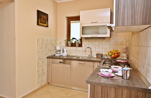 Soline Apartment | Apartment Ivanka - 180 m from sea, balcony, sea view, BBQ, private parking