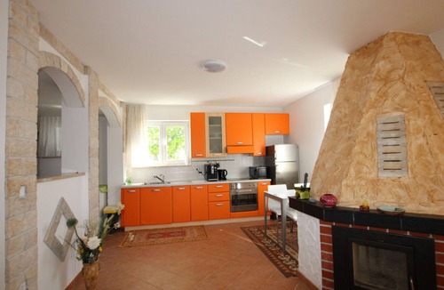 Stranici kod Nove Vasi Apartment | Apartment Julia Orange/HR-11080-01 by Interhome