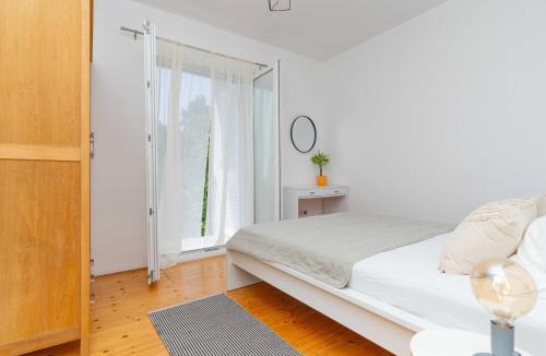 Molunat Apartment | Apartment Konak - Two Bedroom Apartment with Terrace and Sea View