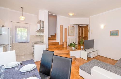 Opric Apartment | Apartment Lara by Interhome