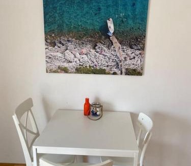 Strozanac Apartment | Apartment Lavanda mit Balkon