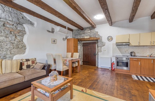 Sezana Apartment | Apartment Leila - Wine & Prosciutto, Dutovlje, Slovenia
