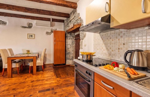 Sezana Apartment | Apartment Leila - Wine & Prosciutto, Dutovlje, Slovenia
