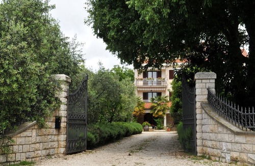 Vabriga Apartment | Apartment Liliana 2 with Garden View