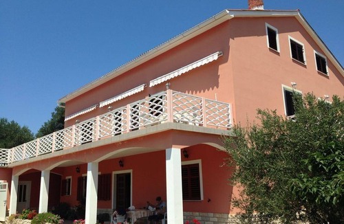 Lun Apartment | Apartment Luna (83621-A1) - Lun - island Pag