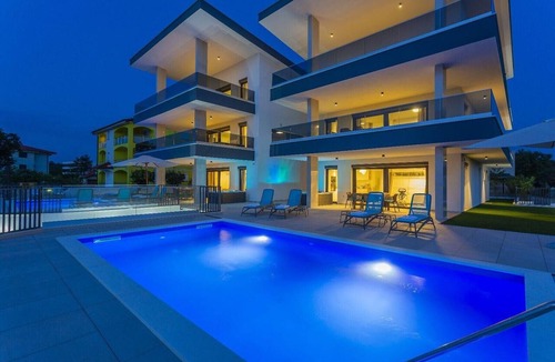 Milcetici Apartment | Apartment Luna with Jacuzzi and Pool