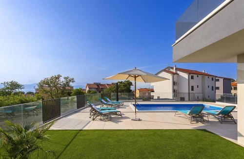 Milcetici Apartment | Apartment Luna with Jacuzzi and Pool