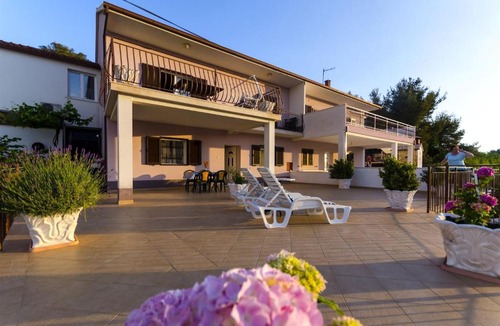 Trogir Apartment | Apartment Marijana