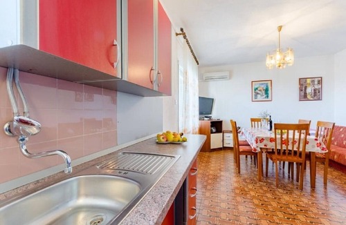 Mirce Apartment | Apartment Matko (10327-A2) - Mirca - island Brac