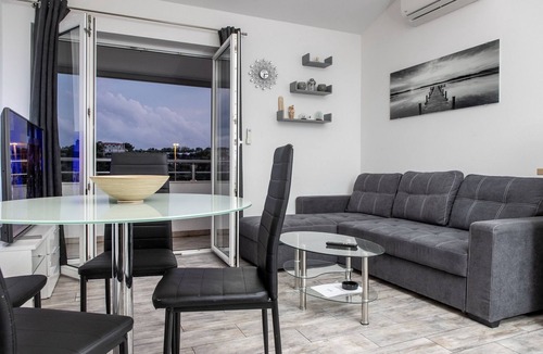 Stobrec Apartment | Apartment Mia - Two Bedroom Apartment with Balcony