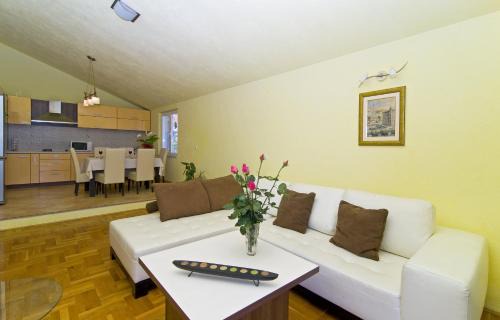 Zrnovnica Apartment | Apartment Mihanovic