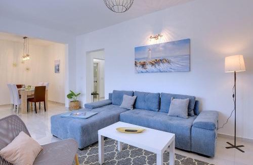 Valtura Apartment | Apartment mit großem Garten, Spielbereich