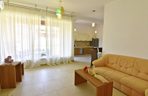 Tar Apartment | Apartment NOA4 Poreč-Tar pool, balcony, games room, Wi-Fi, barbecue
