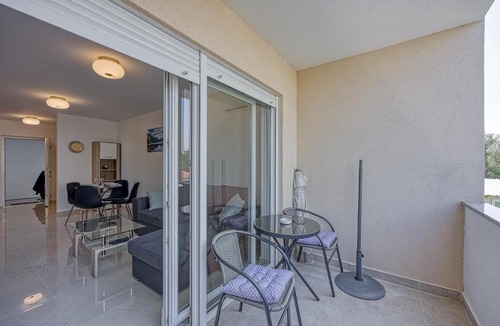 Murine House | Apartment Riki
