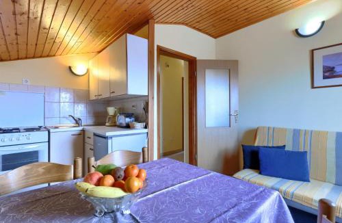 Valdebek Apartment | Apartment Ruža 2 by Interhome