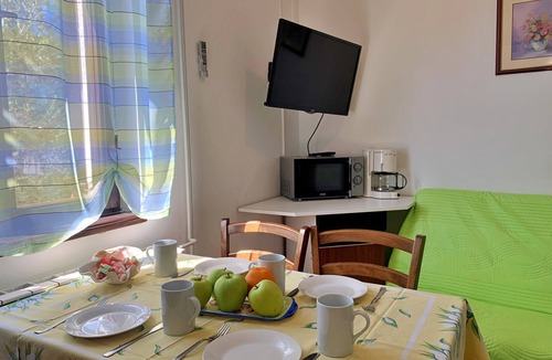 Cizici Apartment | Apartment Santic - sea view, 450 m from sea, balcony, washing machine, pet-friendly