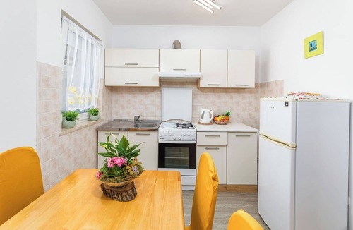 Stinjan Apartment | Apartment Stellina with Cozy Balcony