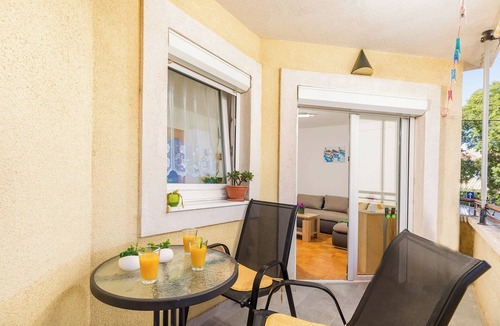 Stinjan Apartment | Apartment Stellina with Cozy Balcony
