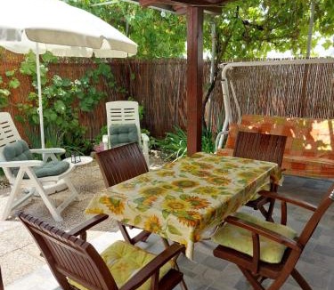 Mejasi Apartment | Apartment Taja, cijela kuća i vrt samo za vas
