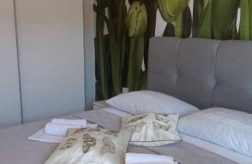 Istok Apartment | Apartment Tattoo - modern & free parking: SA5(3) - Makarska, Riviera Makarska, Croatia