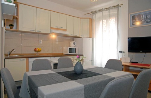 Komiza Apartment | Apartment Tina