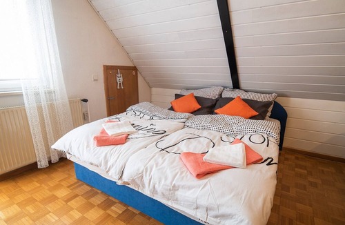 Cerklje ob Krki Apartment | Apartment Tina with Seasonal Pool