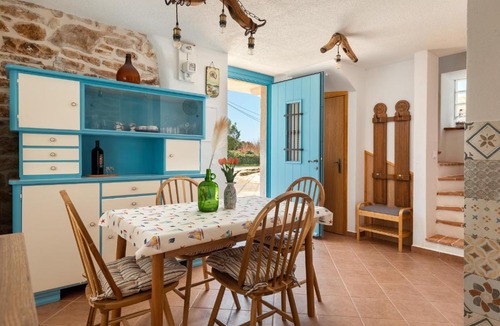 Vabriga Apartment | Apartment Valerija, stone house with sea view