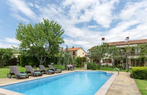 Brecevici Apartment | Apartment Valica (PRC653) in Porec/Baderna - 7 persons, 3 bedrooms