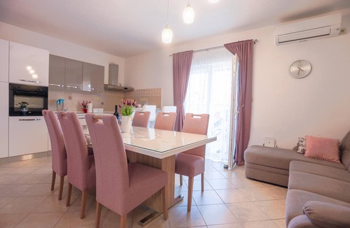 Podstrana Apartment | Apartment Vesna near beach with balcony