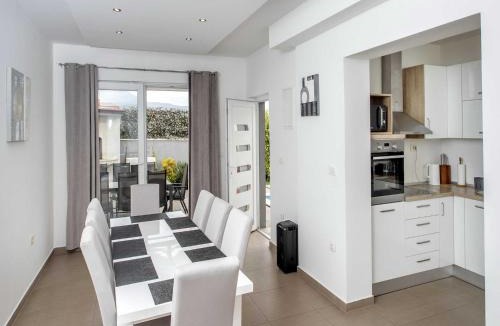 Stobrec Apartment | Apartment Villa Andelka with Swimming Pool