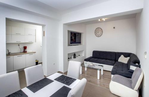 Stobrec Apartment | Apartment Villa Andelka with Swimming Pool