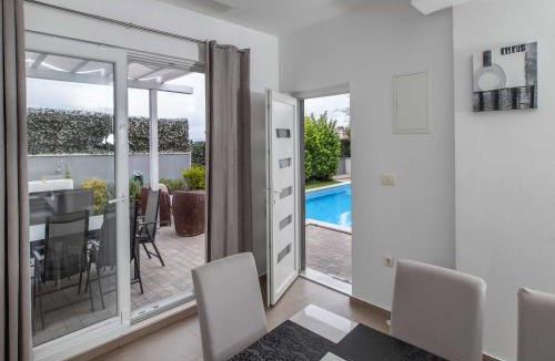 Stobrec Apartment | Apartment Villa Andelka with Swimming Pool