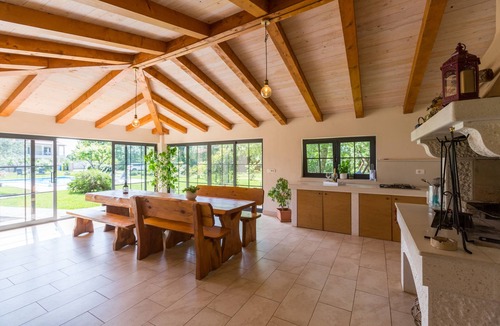 Susnjici Apartment | Apartment with pool, 2-4 persons, garden, air-conditioned, barbecue
