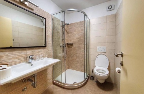 Veleniki Condo | Apartment with pool, 6 persons, 6 km from Poreč, near the restaurant Daniela.
