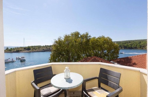 Krusevo Apartment | Apartment with pool, sea view in Obrovac